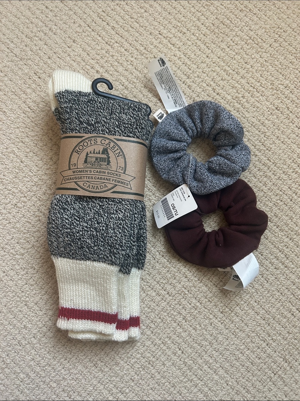 BNWT: Roots Women's Cabin Socks and Scrunchie Set - Gray, Cream & Maroon